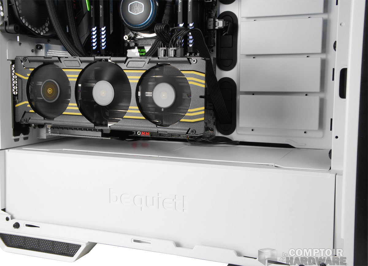 Le compartiment d'alim tout blanc