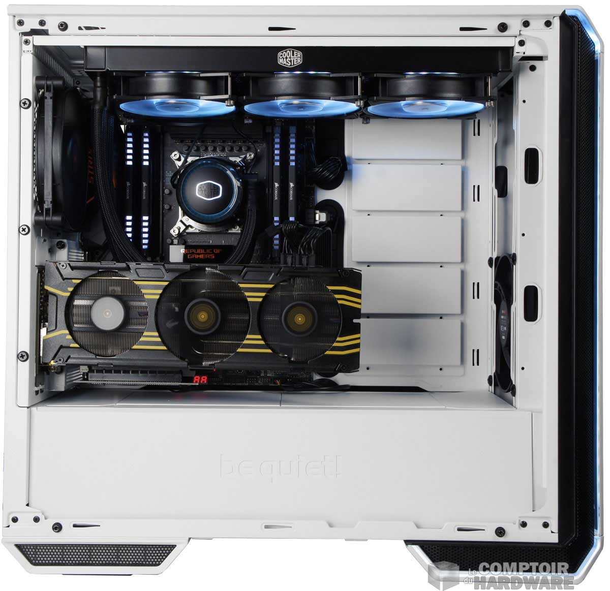 L'intérieur côté carte mère