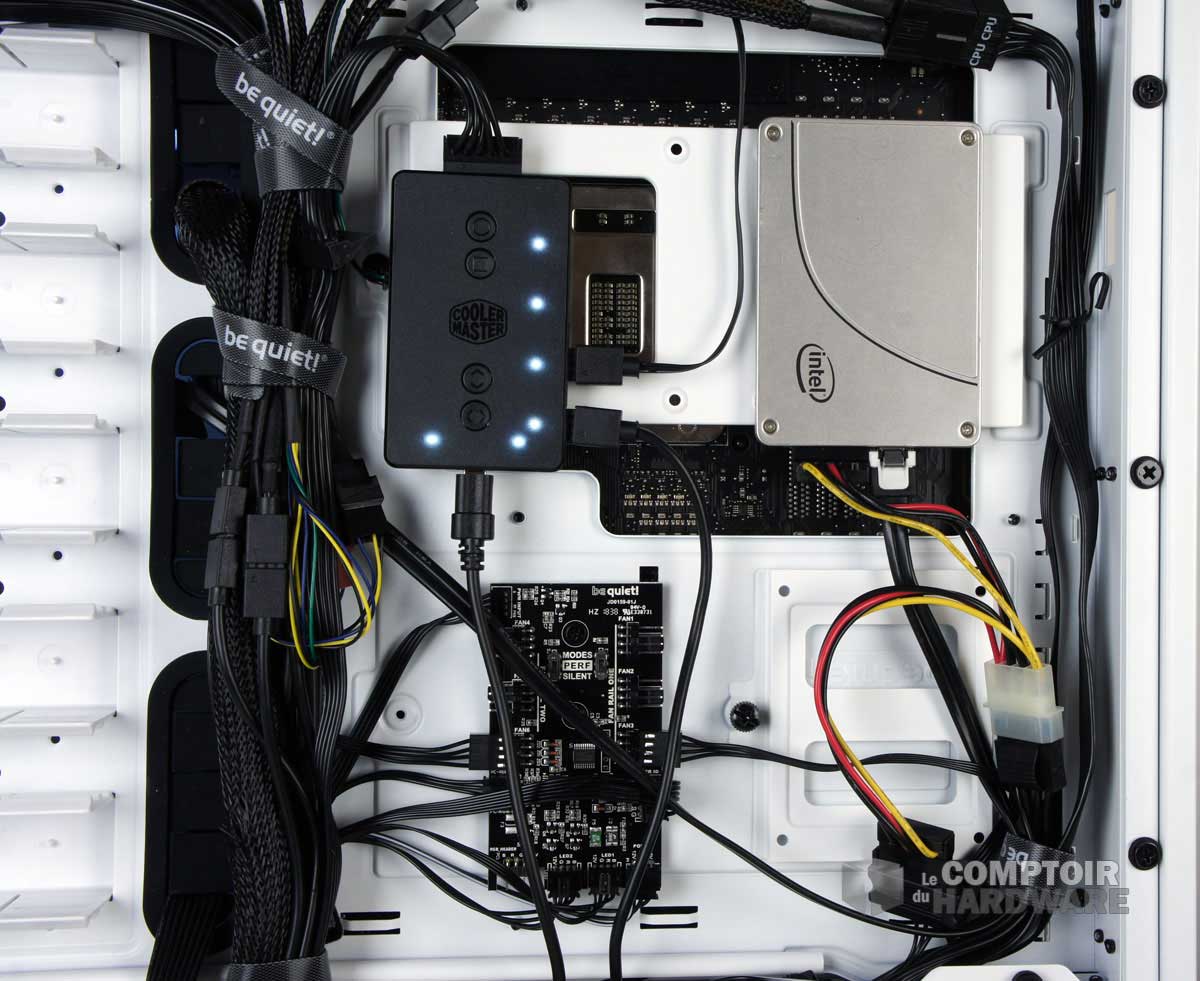 Le support SSD toujours présent, comme le Hub de contrôle