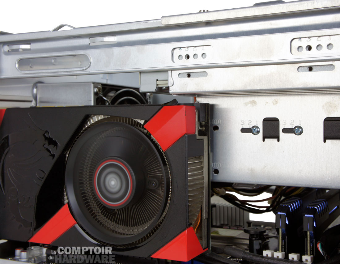 Pas de place pour le connecteur d'alimentation !