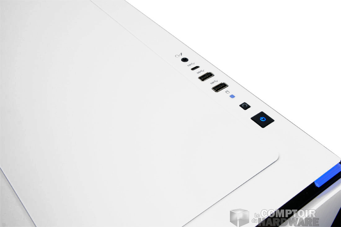 La connectique externe et son unique mini-jack...