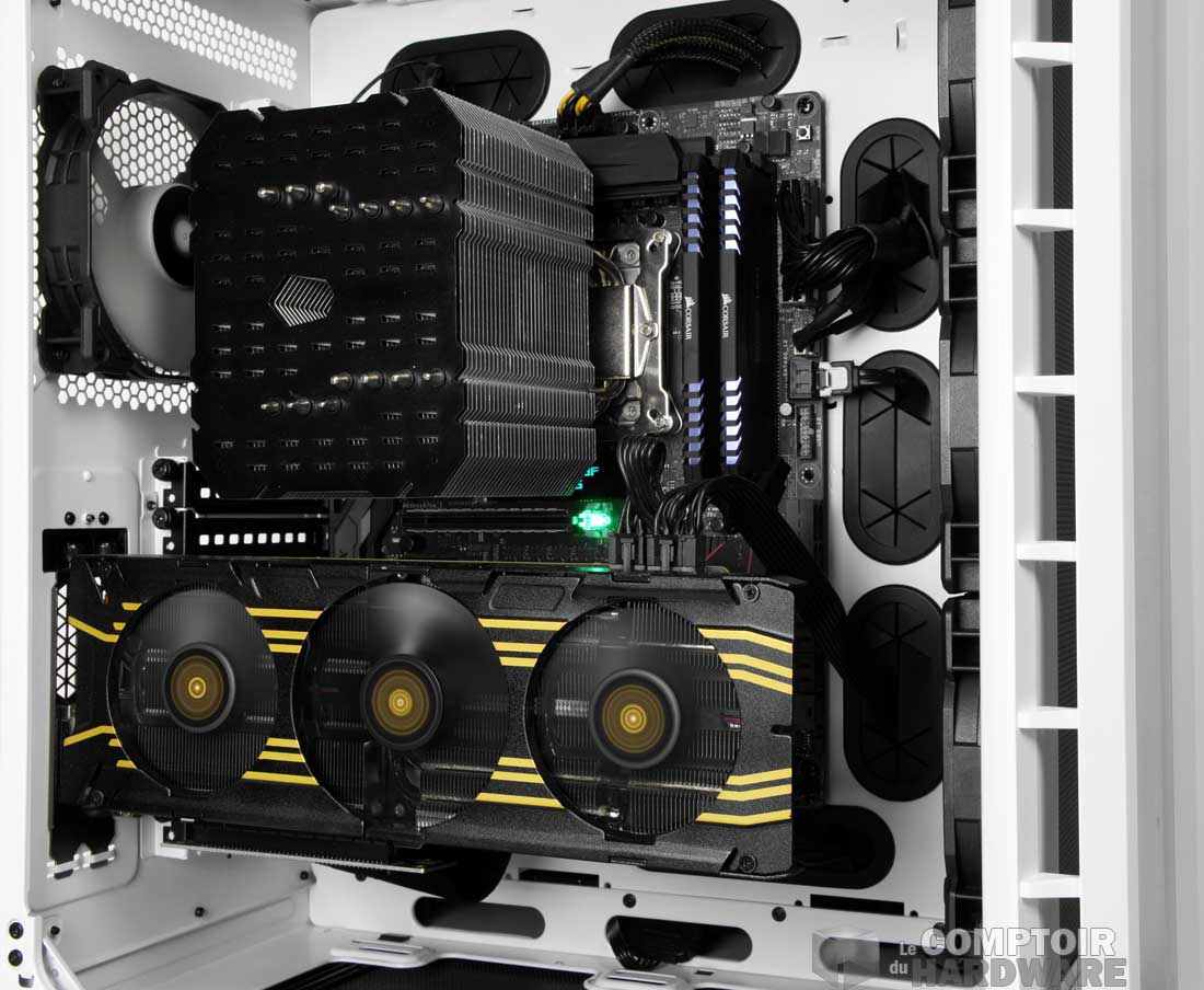 Côté carte mère, de la place pour le GPU