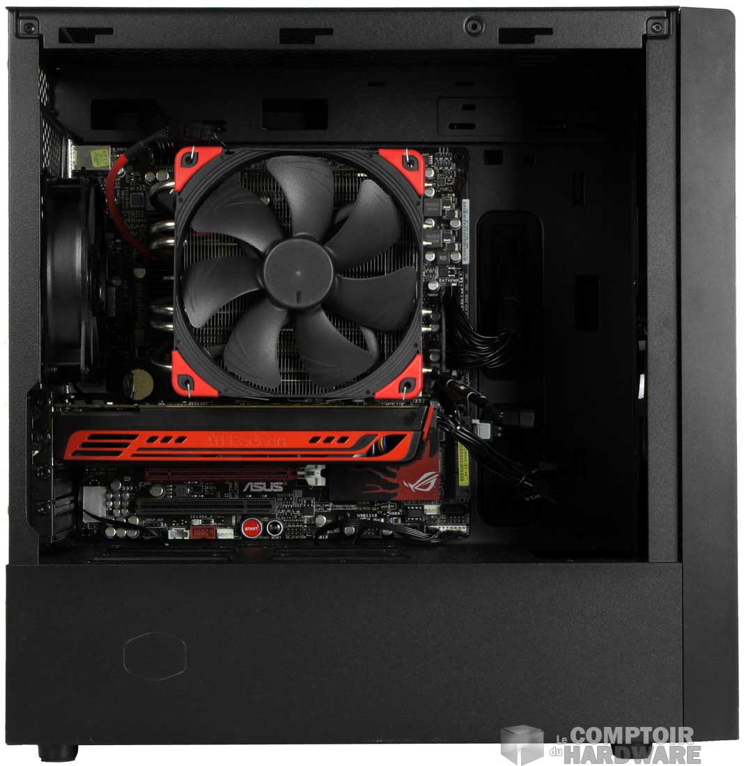 L'espace pour la carte mère, ma ventilation et un peu de stockage