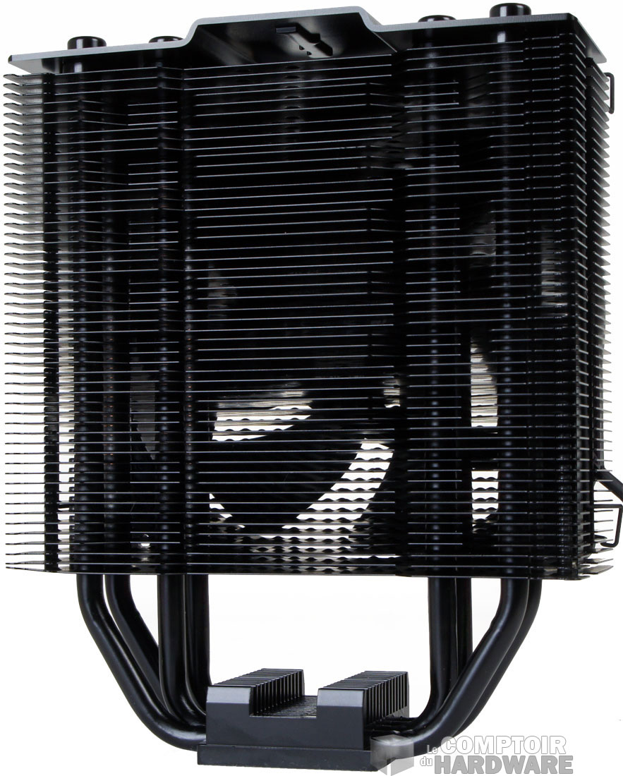 L'arrière et ses ailettes en quinconce