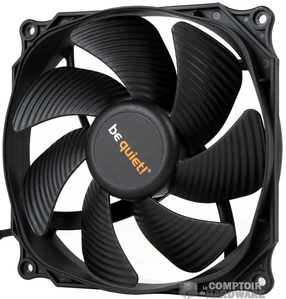 Sept pales, la forme spécifique du cadre, il s'agit bien d'un Silent Wings 3