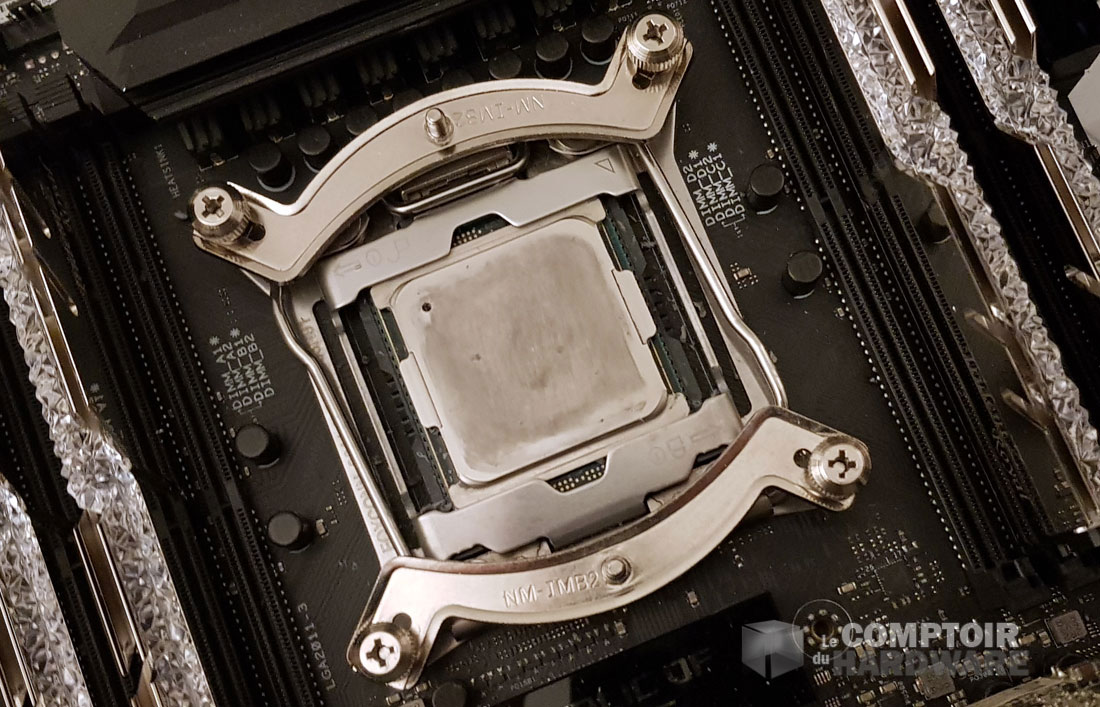 La belle marque laissée par les métaux liquides, corrosifs !