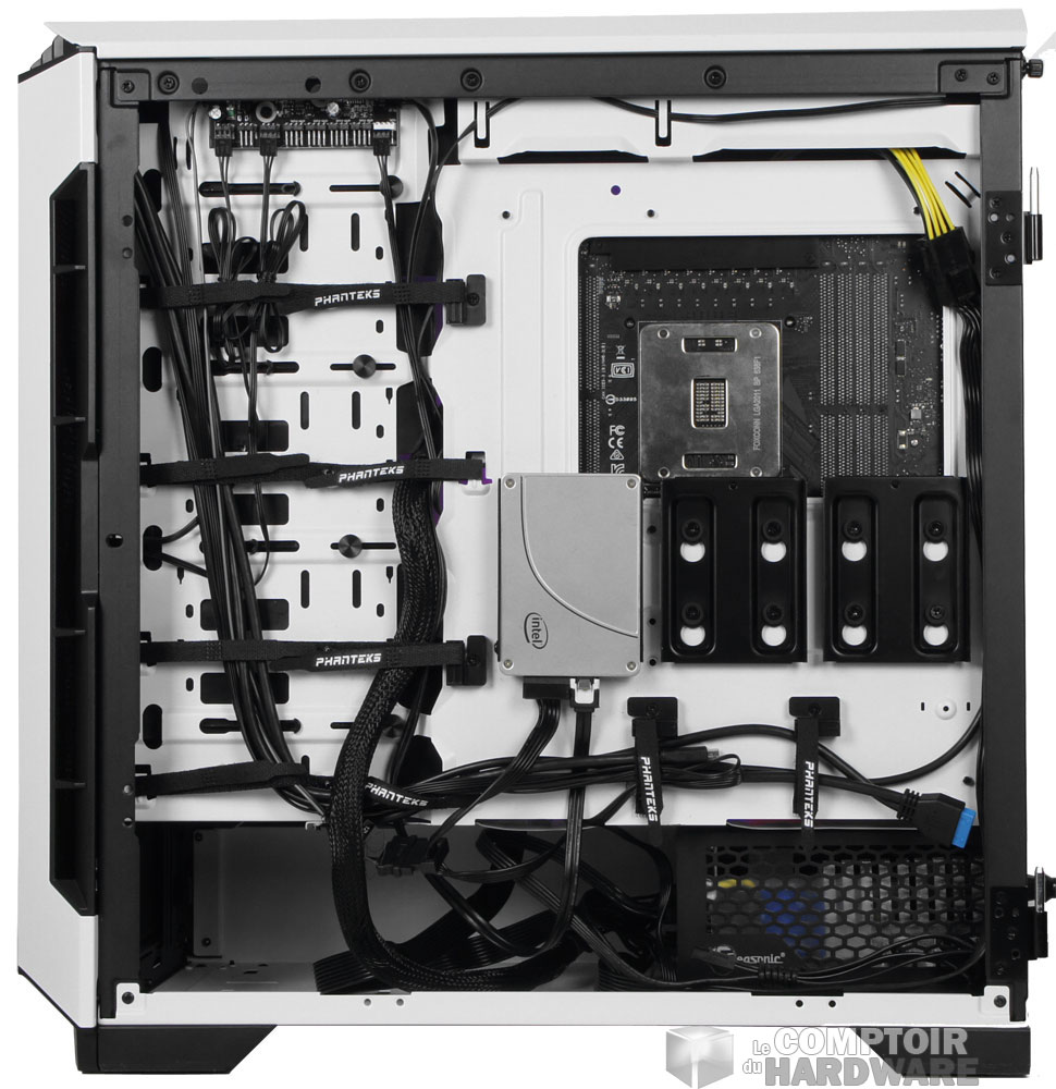 Derrière le plateau du P600S