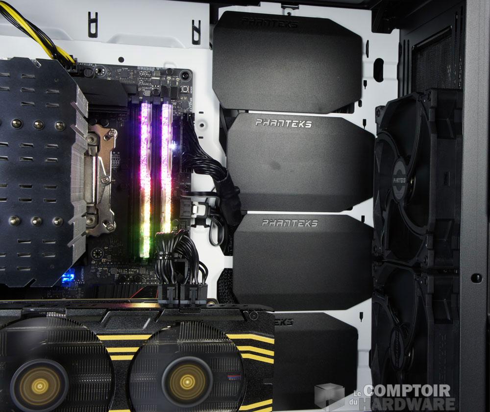 Les trappes coulissantes. Moins net qu'un bon bout de caoutchouc !