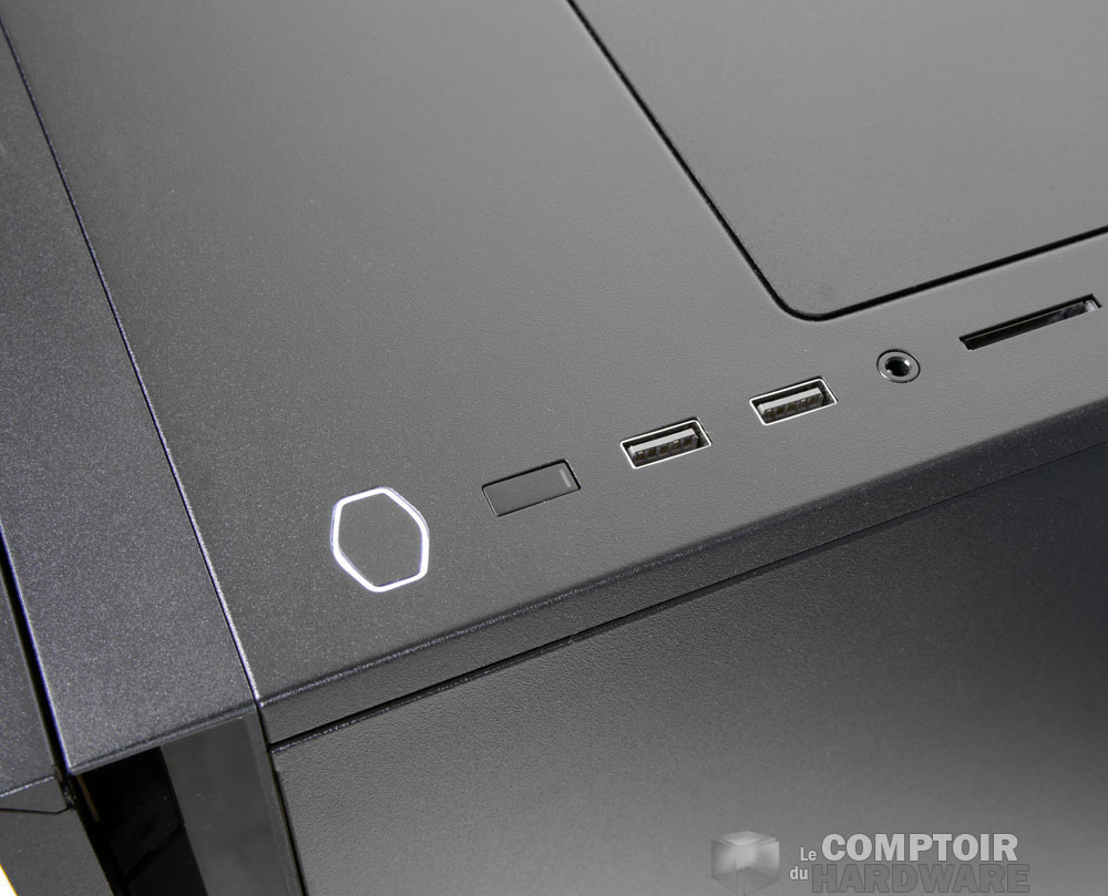 La connectique externe sur le Silencio S600