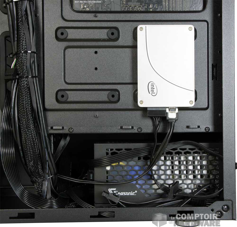 Emplacement de SSD et du bloc d'alim