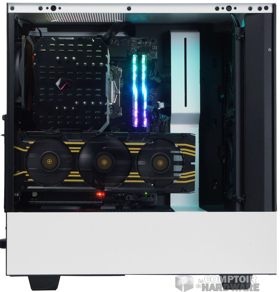 L'intérieur, identique sur les deux modèles