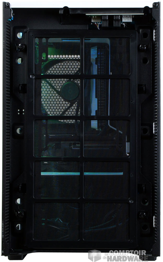 Une fois la plaque de façade retirée