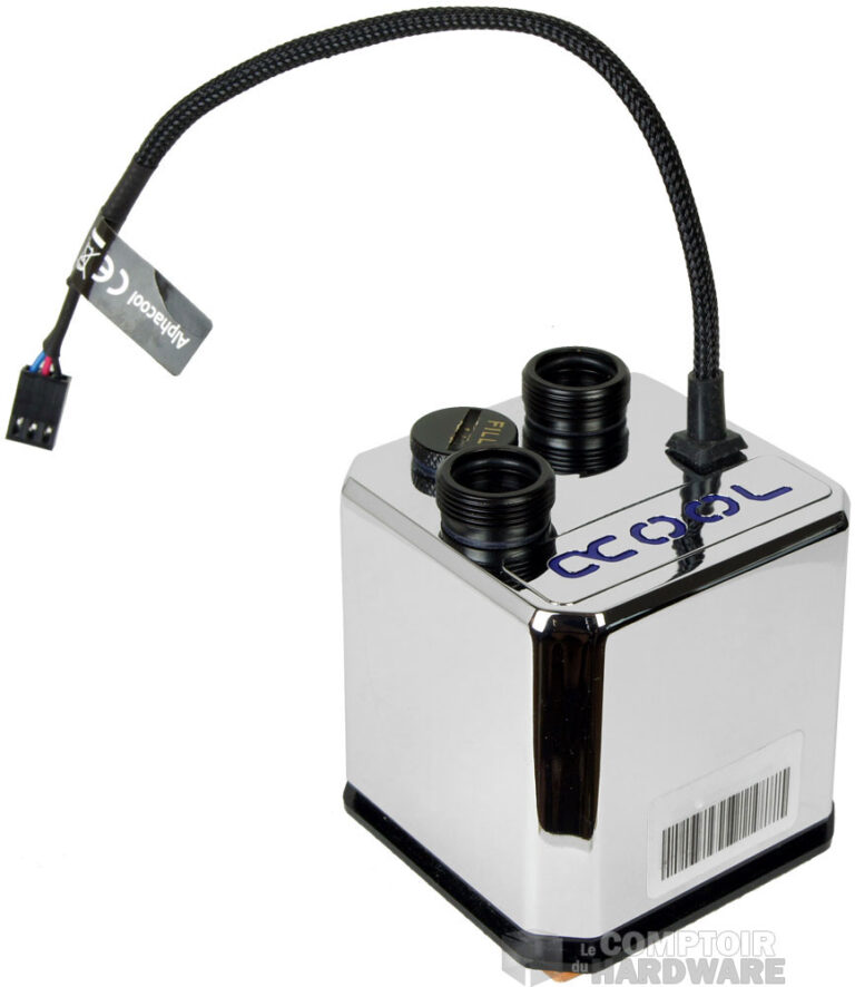 Le dessus avec son logo éclairé et ses raccords