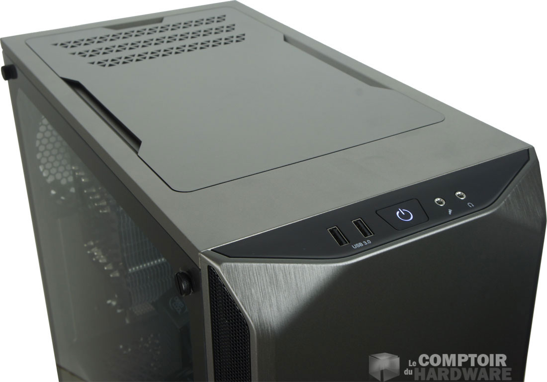 La connectique et la plaque sur le dessus