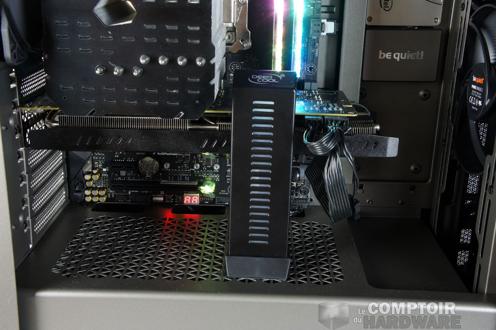 Des petites ouvertures en triangle pour l'aération du compartiment