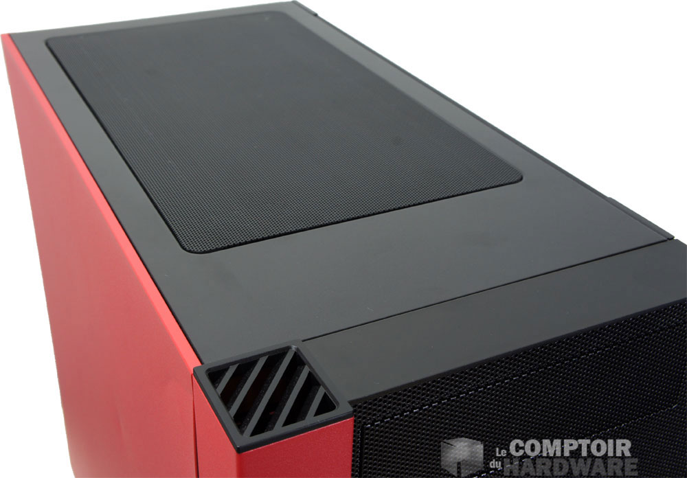 Le haut avec la colonne et l'espace de ventilation