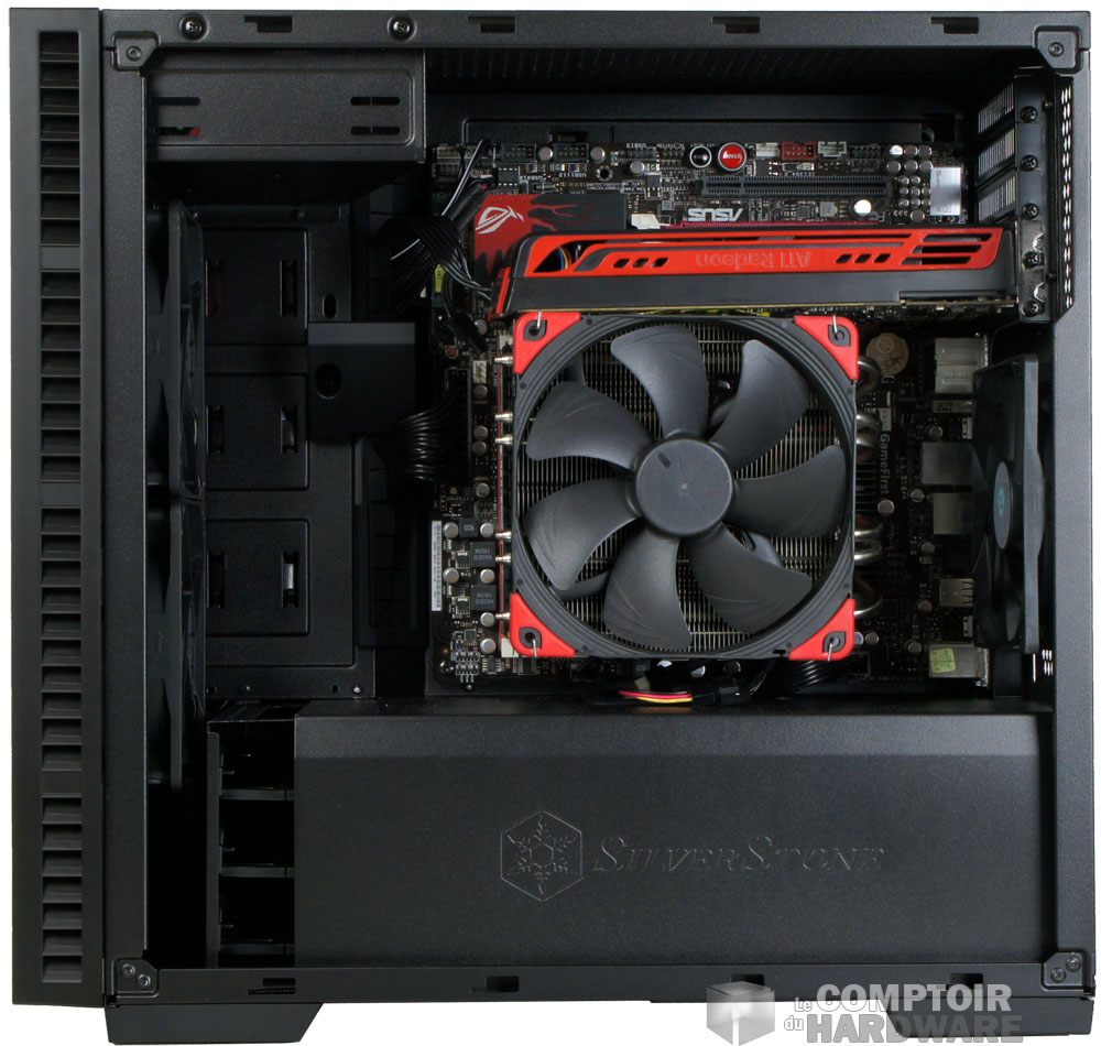 L'intérieur côté carte mère