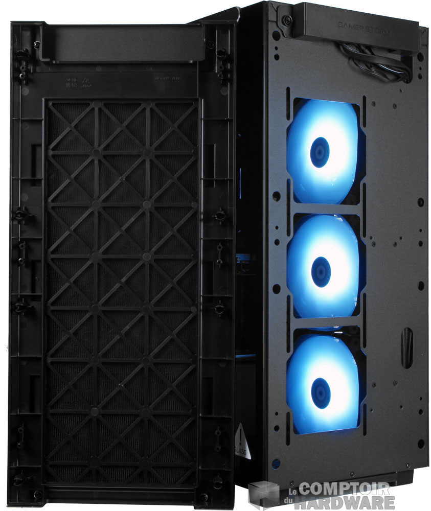 La façade dénudée. Appréciez l'effet d'optique