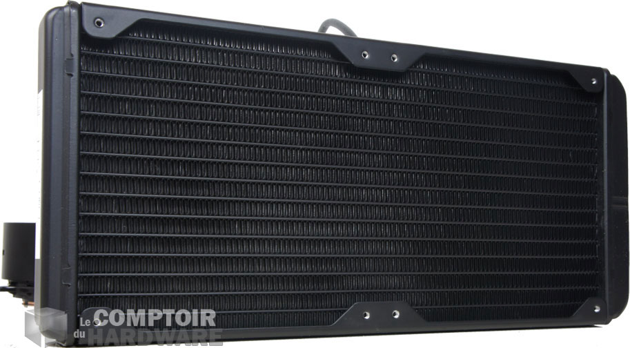 L'énorme radiateur de 280 mm