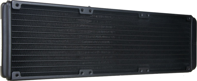 Le vaste radiateur de 360 mm du Z73
