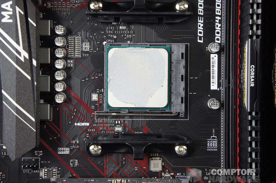 La pâte thermique une fois le waterblock déposé