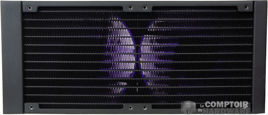 Le radiateur, dont l'épaisseur est revue. Il prend 2 mm