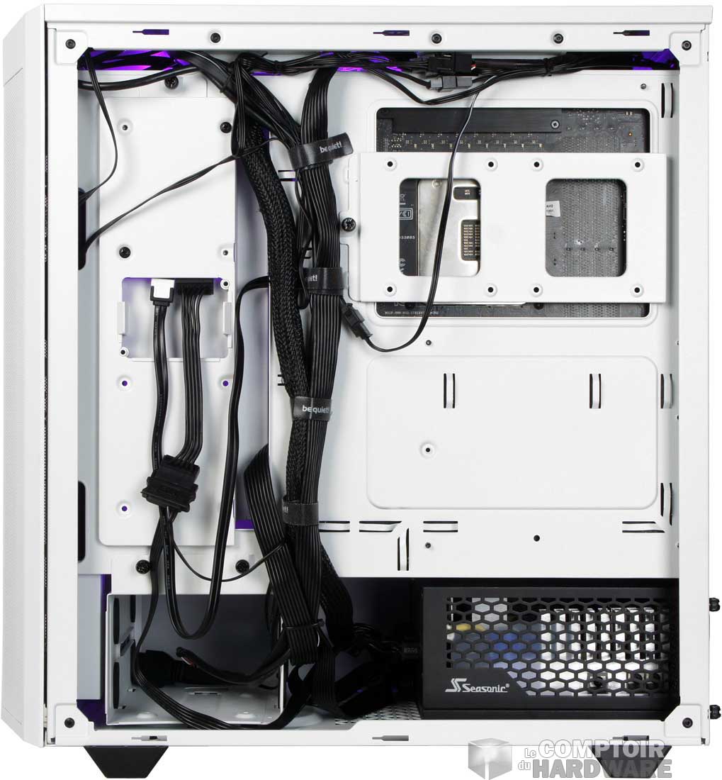 L'arrière du plateau de carte mère