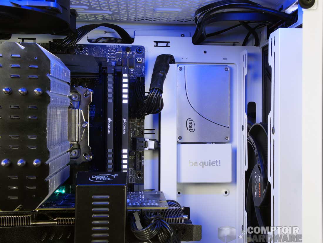 La plaque de protection qui sert de support de stockage