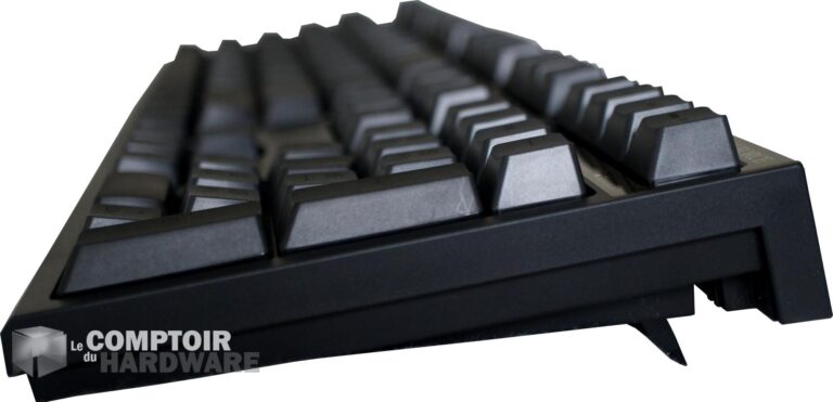 REALFORCE : le côté, surélevé