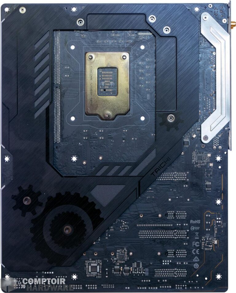 asrock z490 taichi - vue de derrirèe