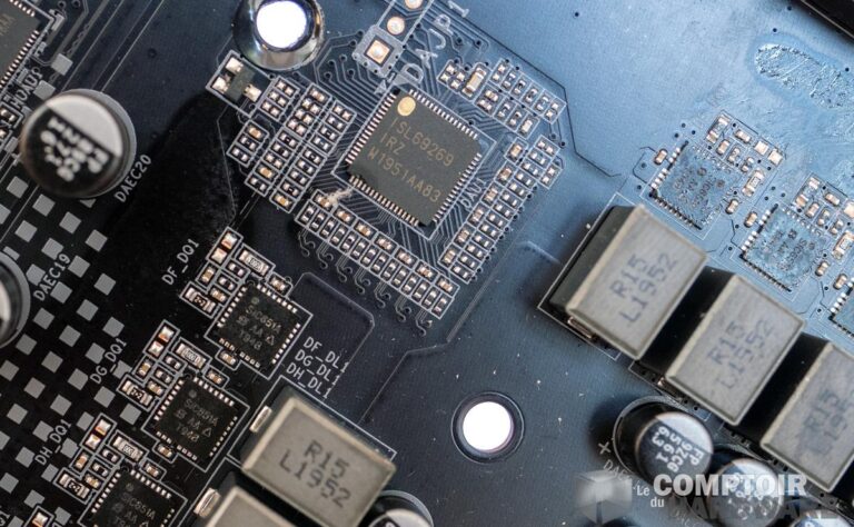 gigabyte z490 vision g - puce de gestion des phases