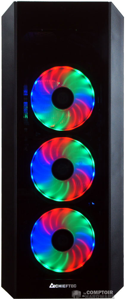 La face avant équipée d'une plaque de verre