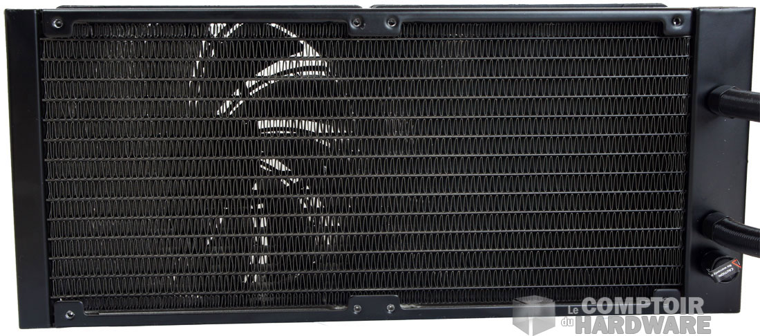 Le radiateur de 280, en aluminium.