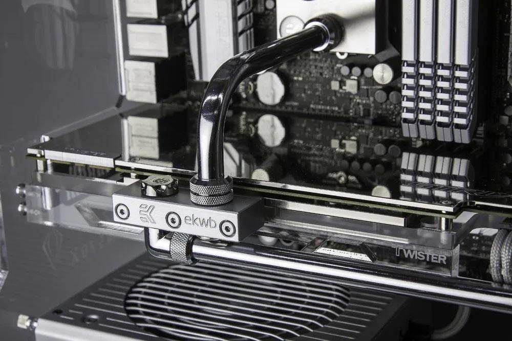 Du EKWB partout, partout !