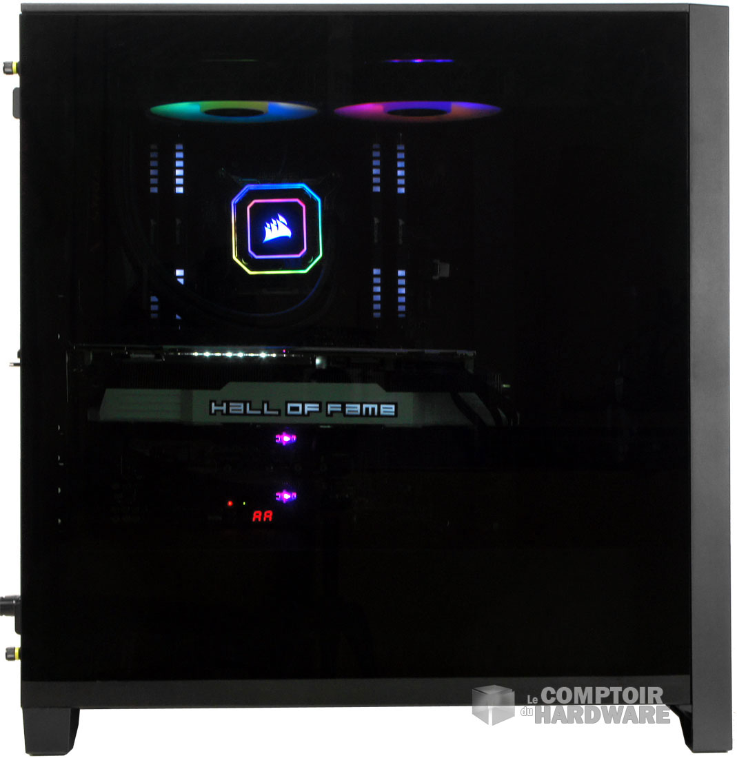 La vitre fumée des Corsair 4000 noir
