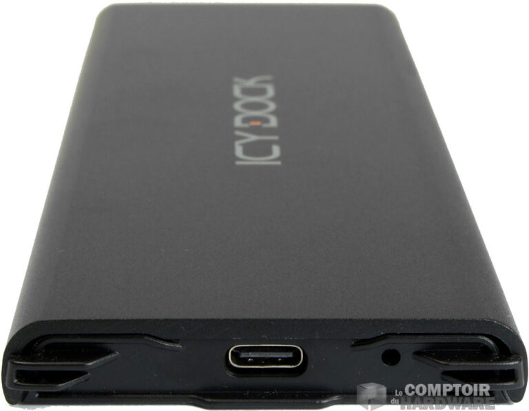 Le connecteur USB Type C pour l'alimentation et le transfert