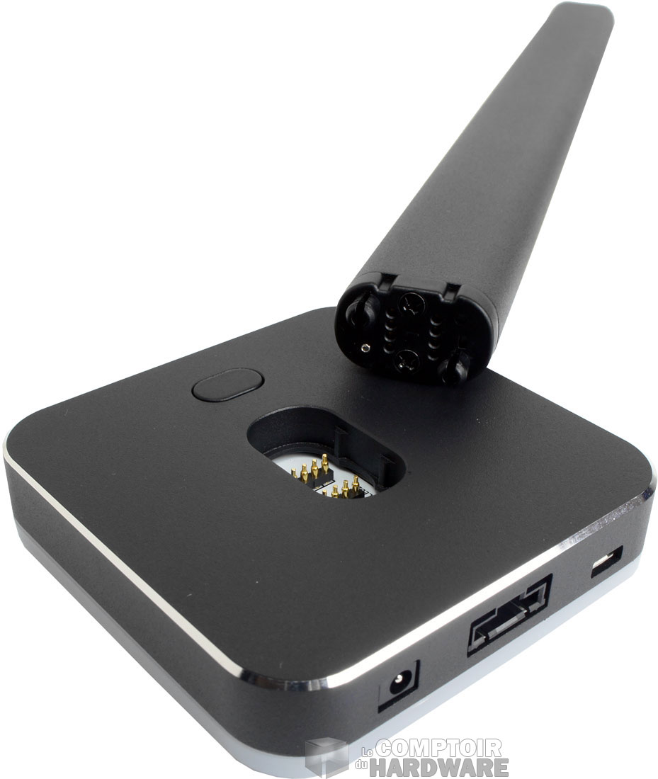 Le connecteur sous la barre lumineuse