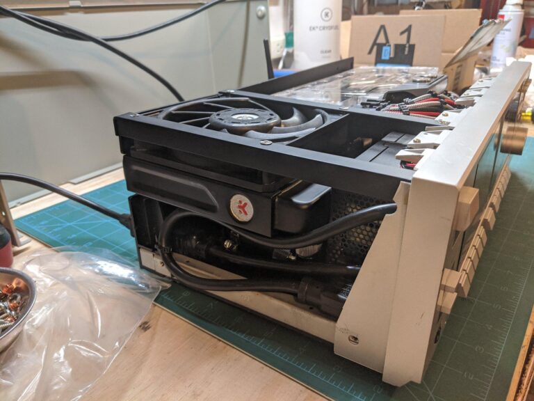 Le radiateur et son souffleur dédié