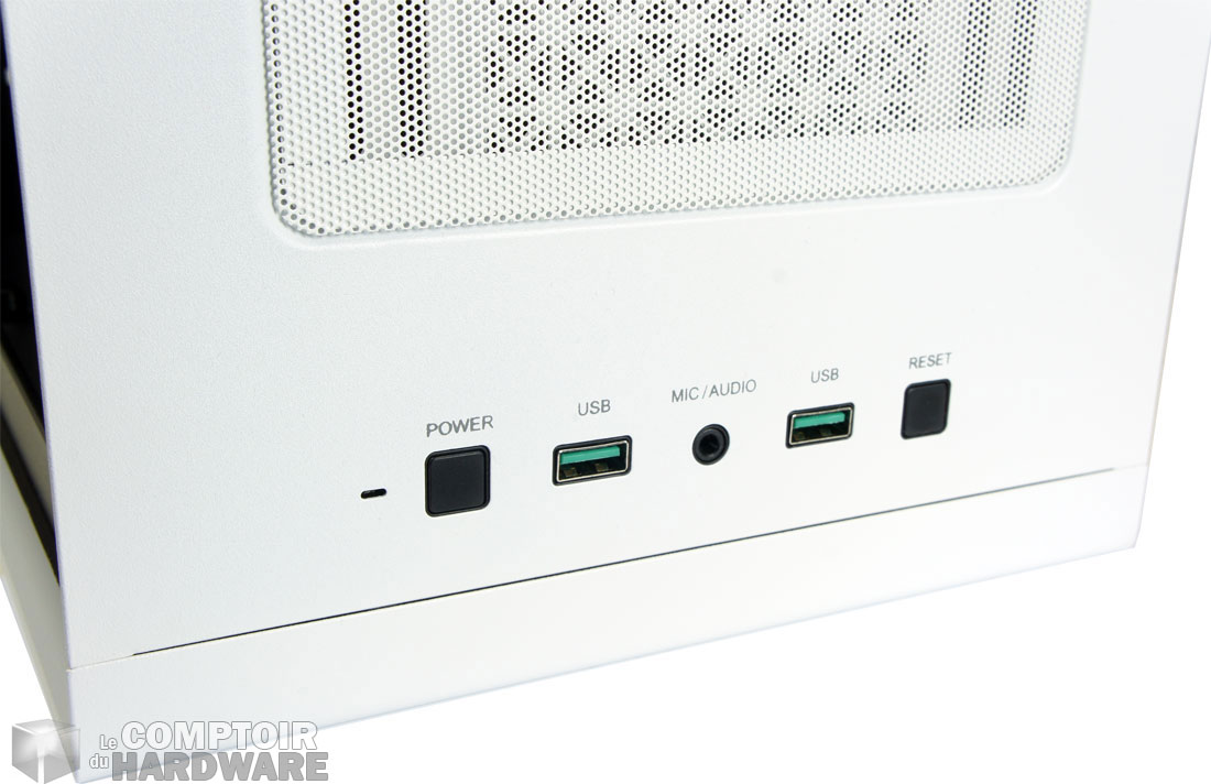 La connectique externe du boîtier