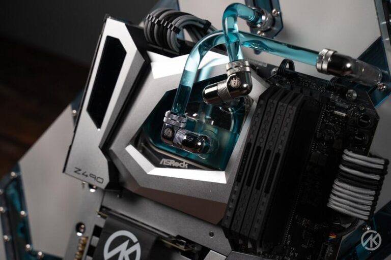 Qui a dit qu'il n'aimait pas les coudes ?