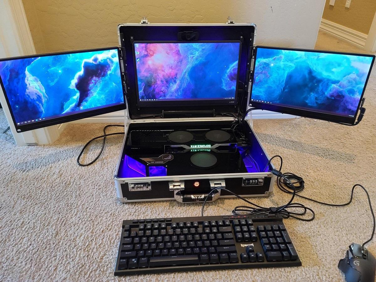 Trois écrans, rien que ça !