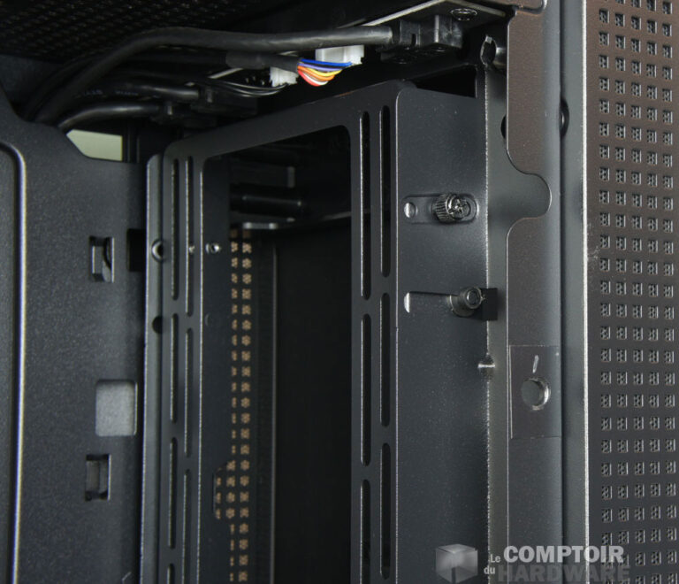 Le support de ventilation avant, réglable comme annoncé