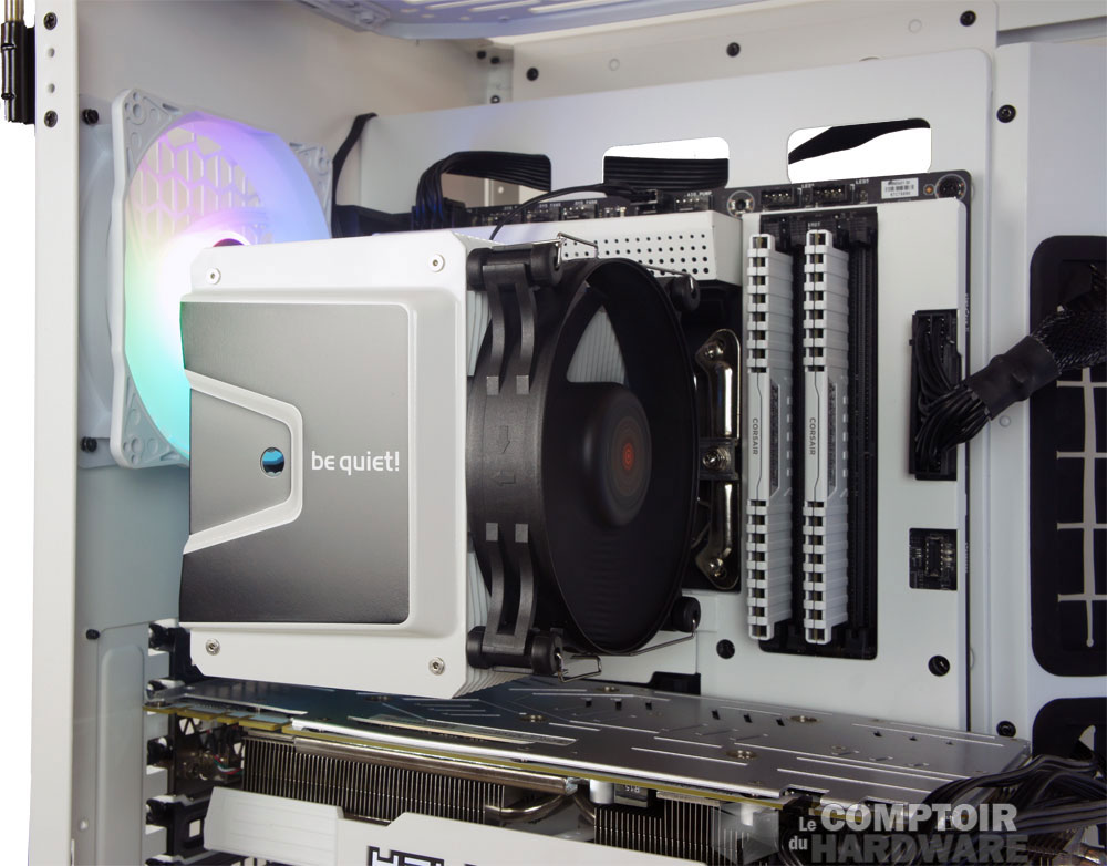 Le tout petit 120 mm, bien seul à l'arrière