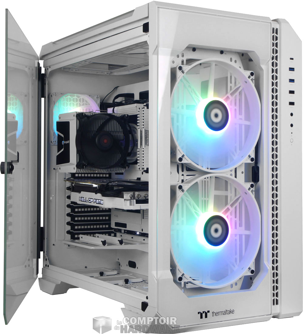 La porte sur charnières