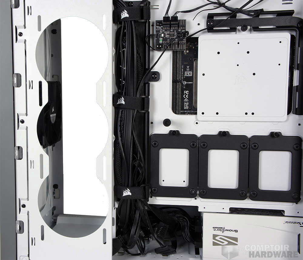 La gestion de la ventilation et le support mobile latéral (3x120 mm)