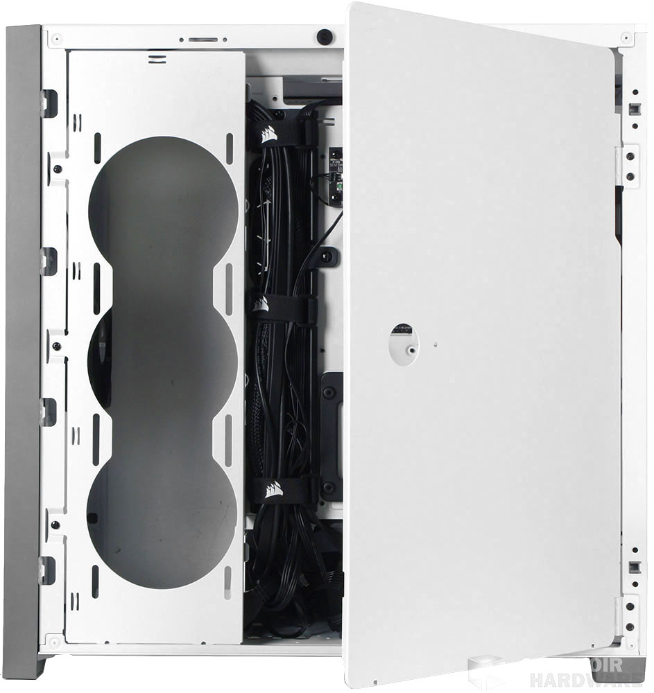 Le 5000D a la même trappe