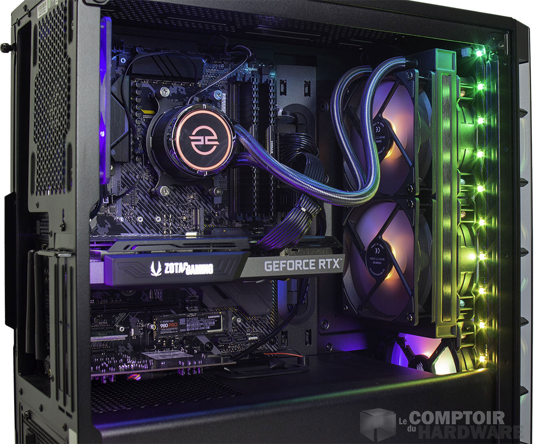 L'AIO bien renforcé sur l'avant du boîtier