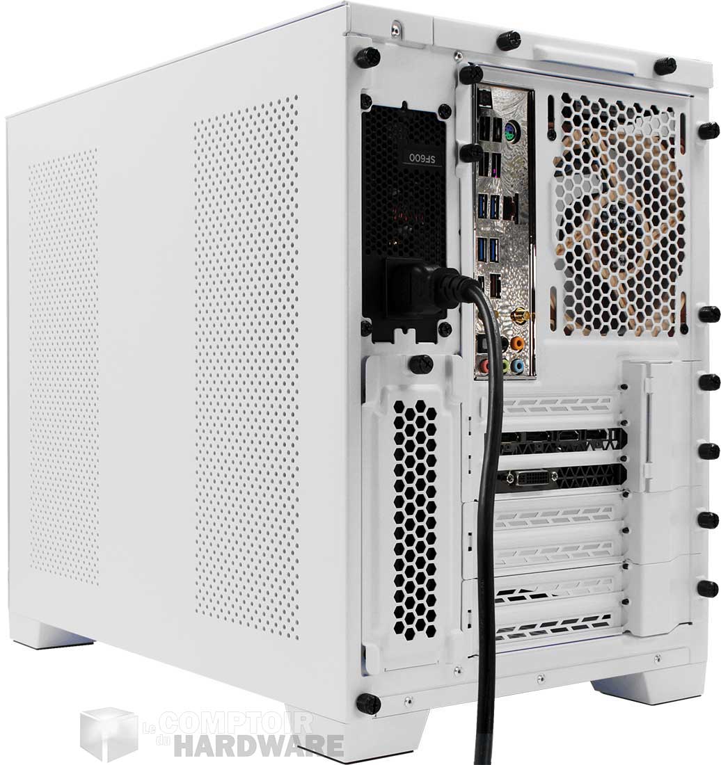 Le même de derrière