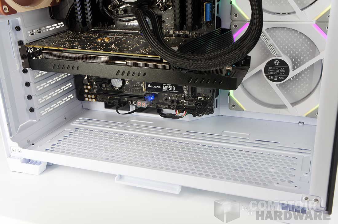 L'emplacement de 360 mm sur le fond du châssis