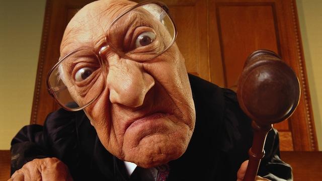 juge a la loupe no flag